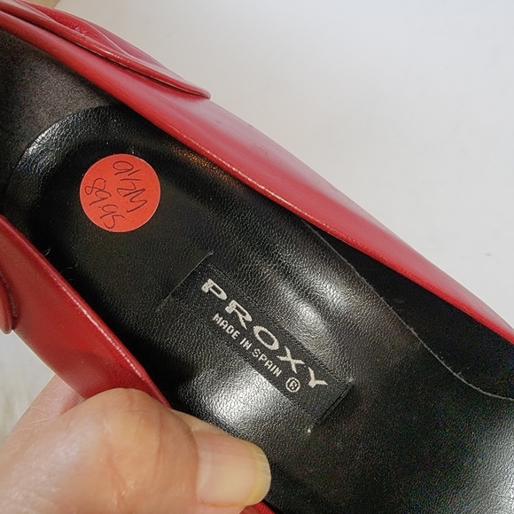 VTG PROXY Made in Spain Red Pointed Toe Pump Shoes Sz 9.5 Leather Bow Accent - Picture 9 of 12